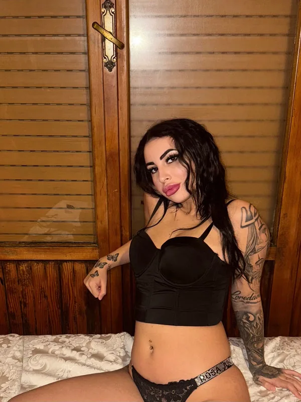 Cheri Row — Telegram sexting
