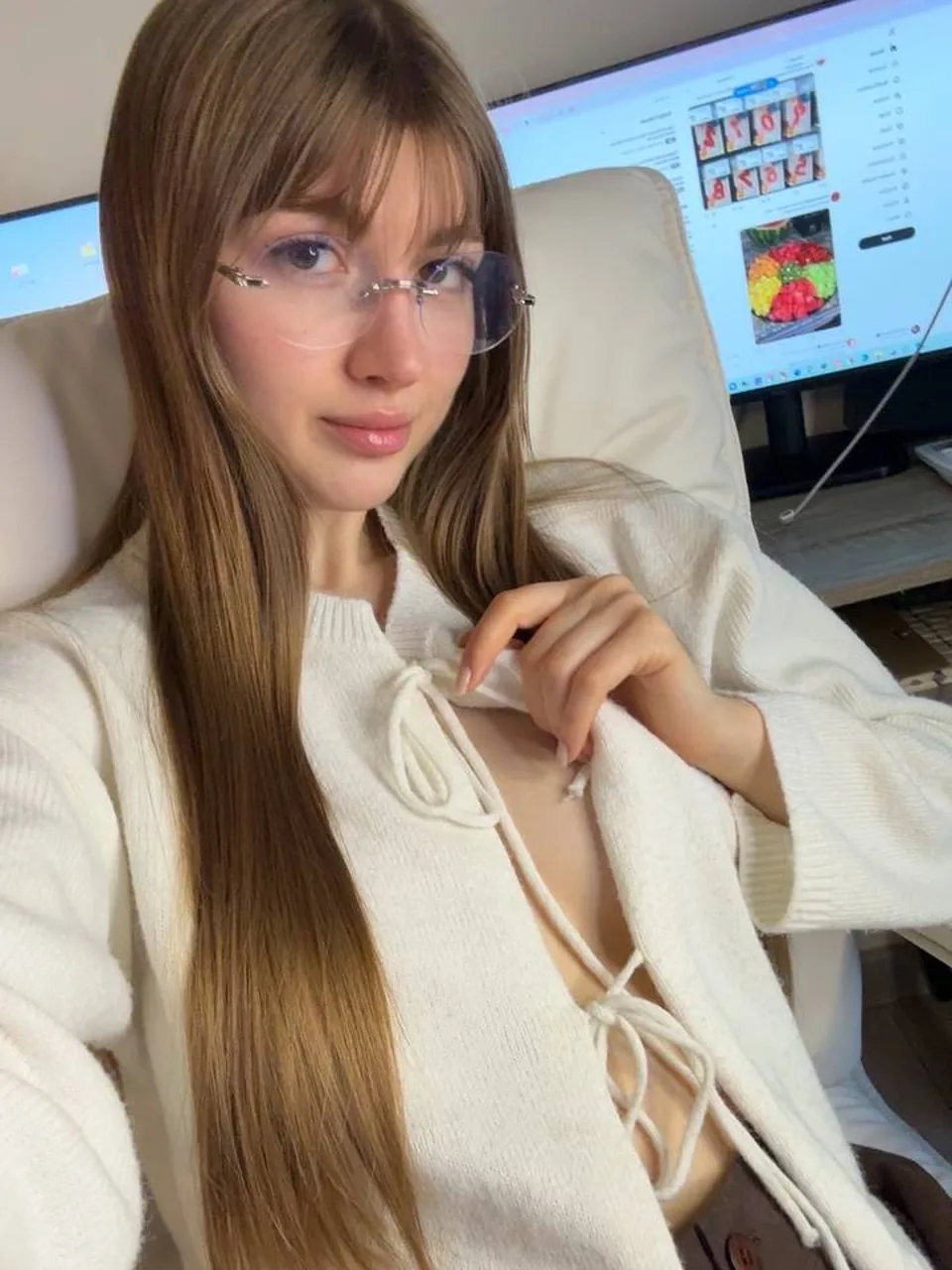 Eva, Telegram sexting photo 3