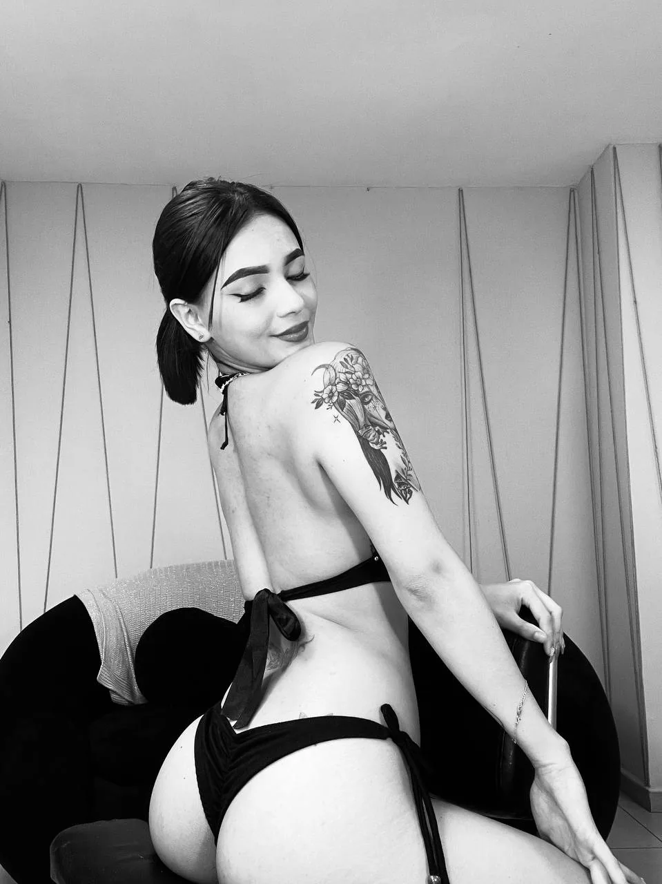 Caroline Evans, Telegram sexting photo 2